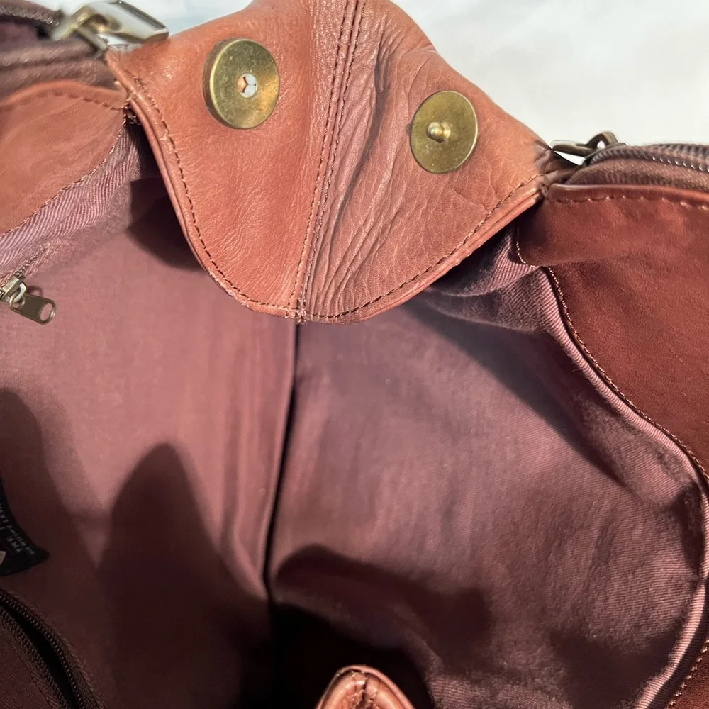 Wilsons Leather Shoulder Bag